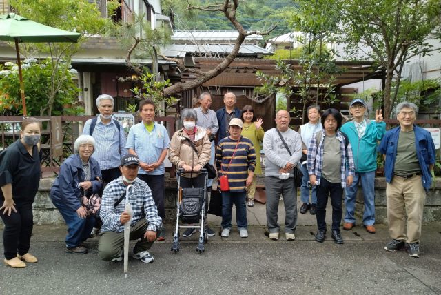 山北陶芸展の帰りに寄ったカフェ前での記念撮影